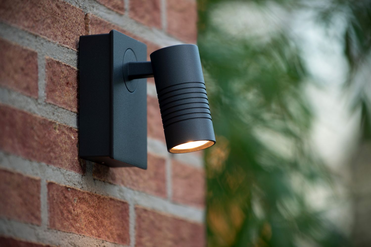 Lucide BRAN - Wandspot Buiten - LED Dimb. - 1x7W 2700K - IP54 - Antraciet