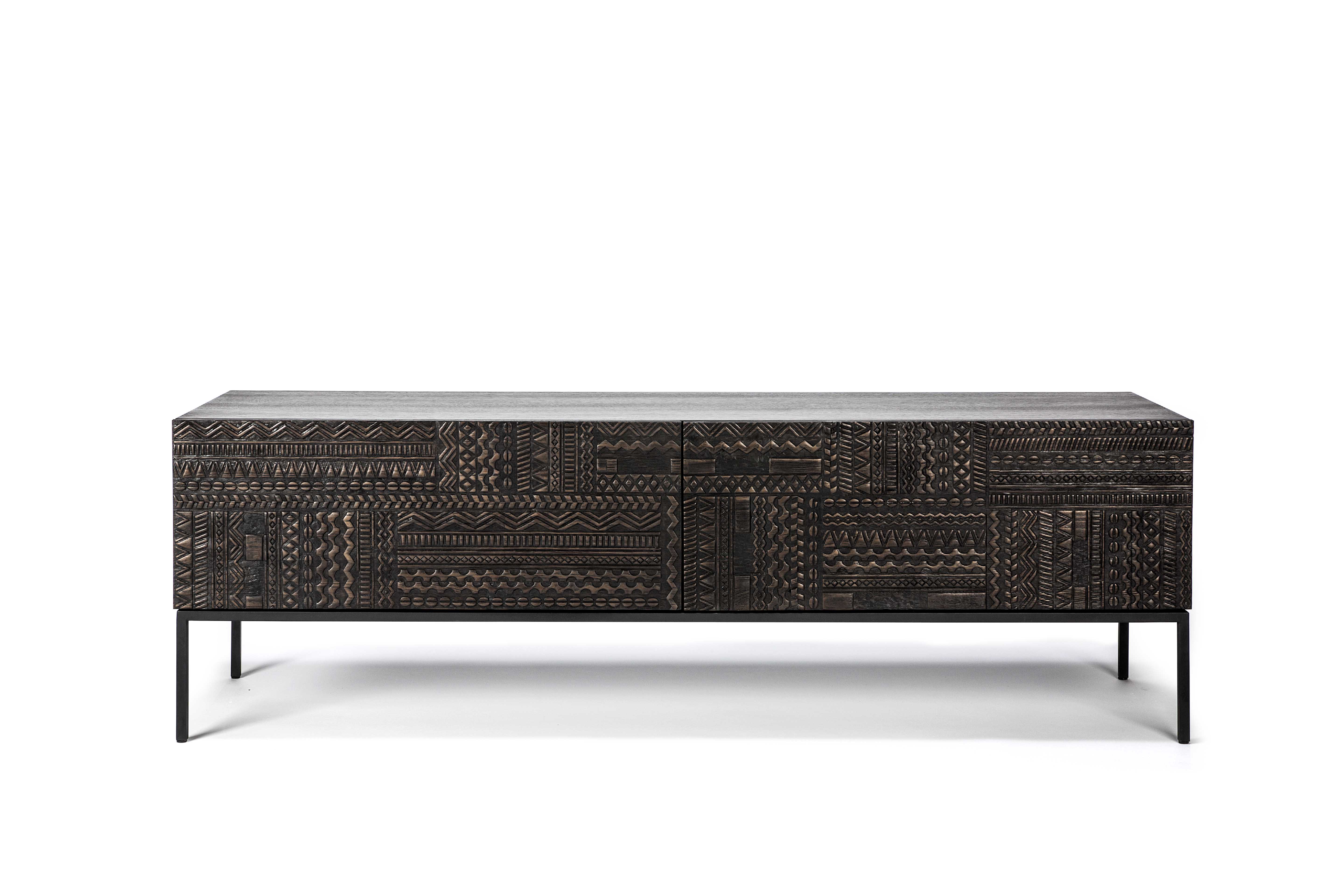Ethnicraft - Tabwa gelakt teak TV-meubel (160 x 45 x 51 cm)
